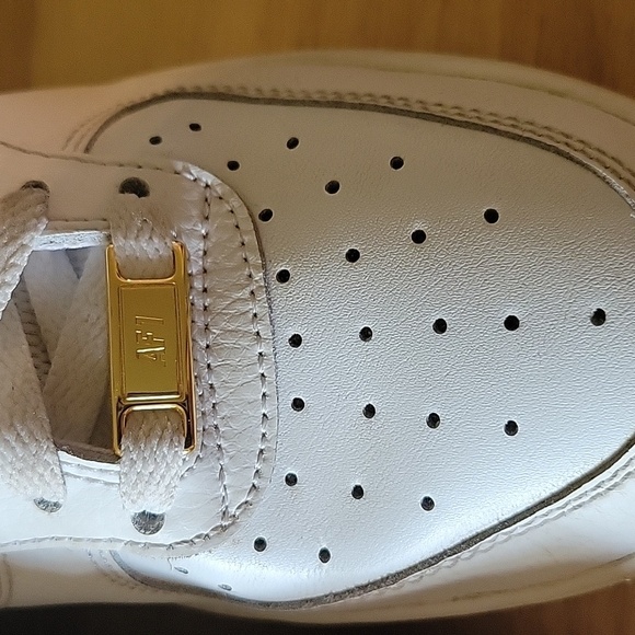 Nike Women's Sz 8 White and Light Pink Air Force 1 - Picture 3 of 7